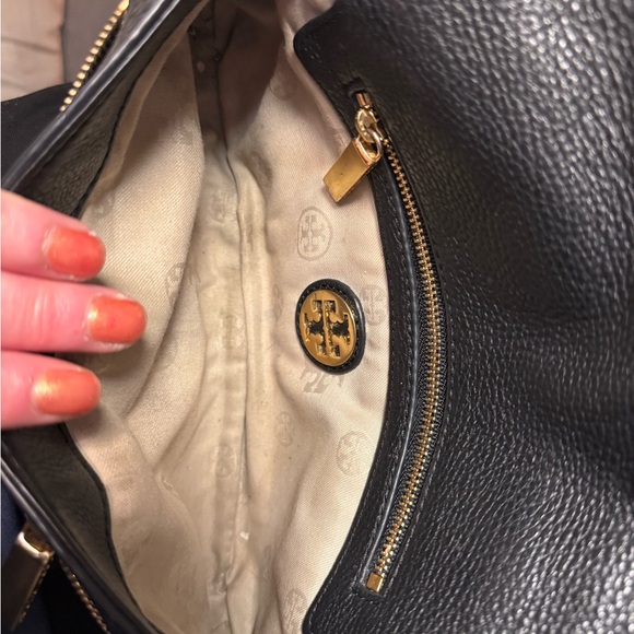 Tory Burch Black Gold Leather Crossbody Shoulder Bag - Picture 4 of 9